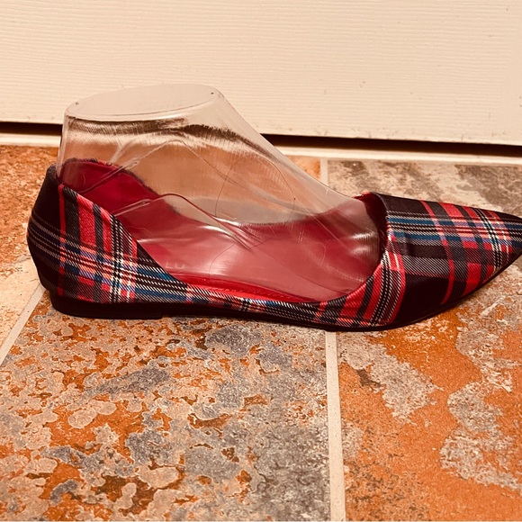 🐦‍🔥NWOB! Wonderful Black & Red Plaid Satin D’Orsay Style Festive Flats! - Picture 6 of 10